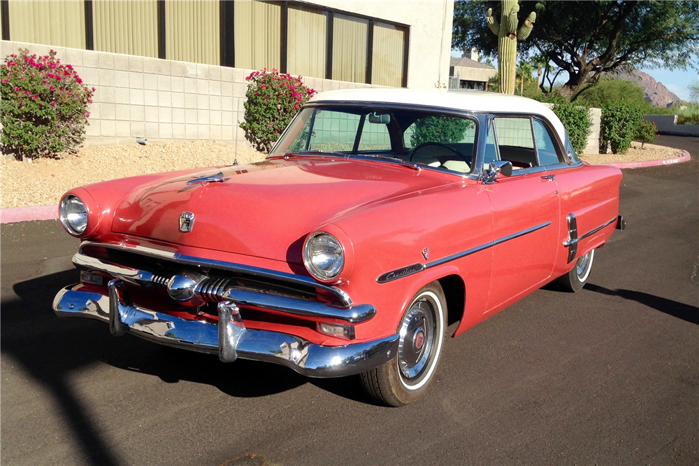 1953 FORD CRESTLINE VICTORIA