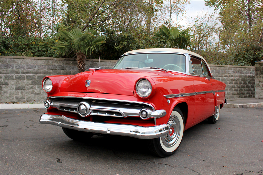 1954 FORD CRESTLINE VICTORIA 