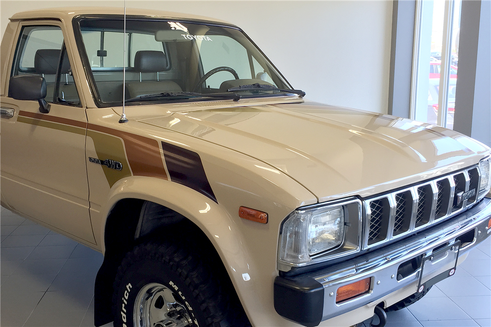 1982 TOYOTA 4X4 PICKUP