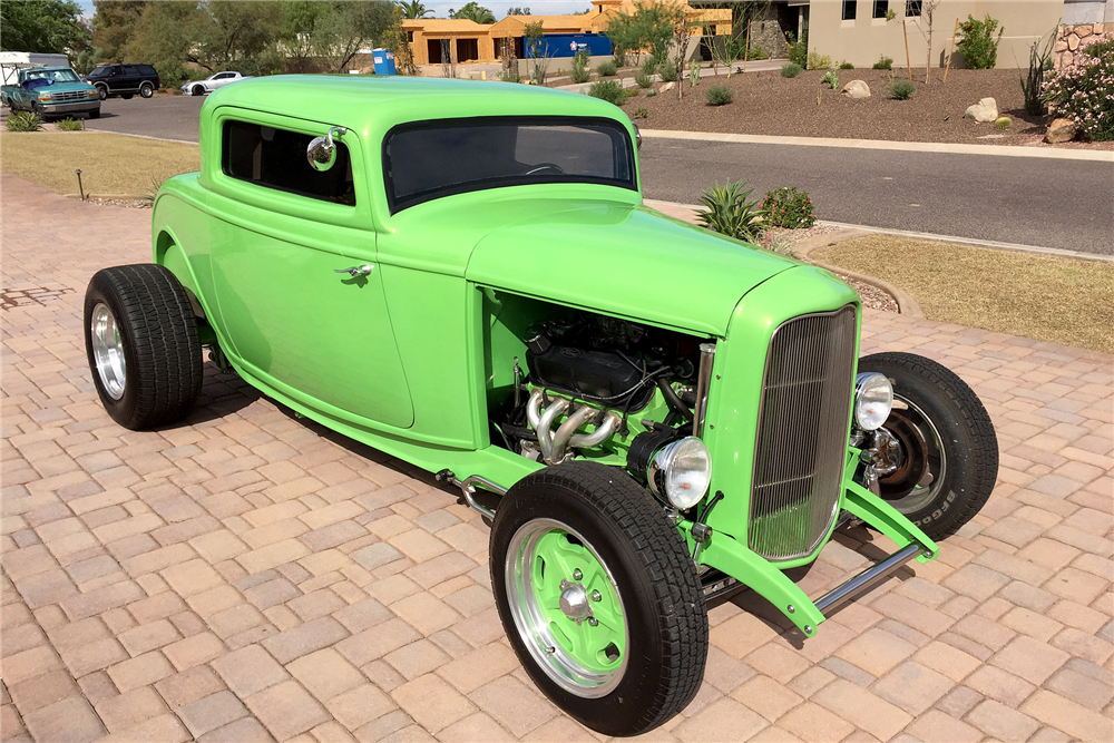 1932 FORD 3-WINDOW CUSTOM COUPE