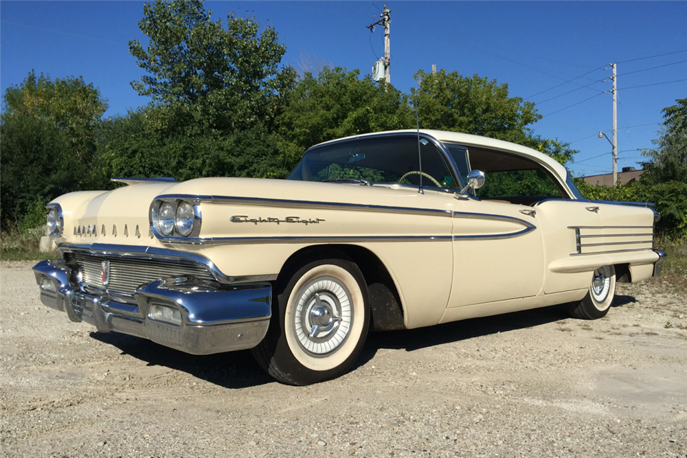 1958 OLDSMOBILE HOLIDAY 88 4-DOOR HARDTOP