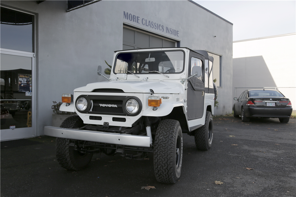 1975 TOYOTA LAND CRUISER FJ-40 SUV