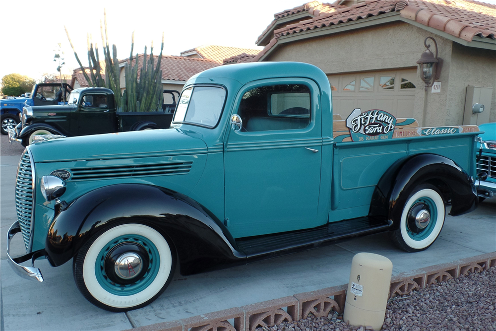 1938 FORD CUSTOM PICKUP