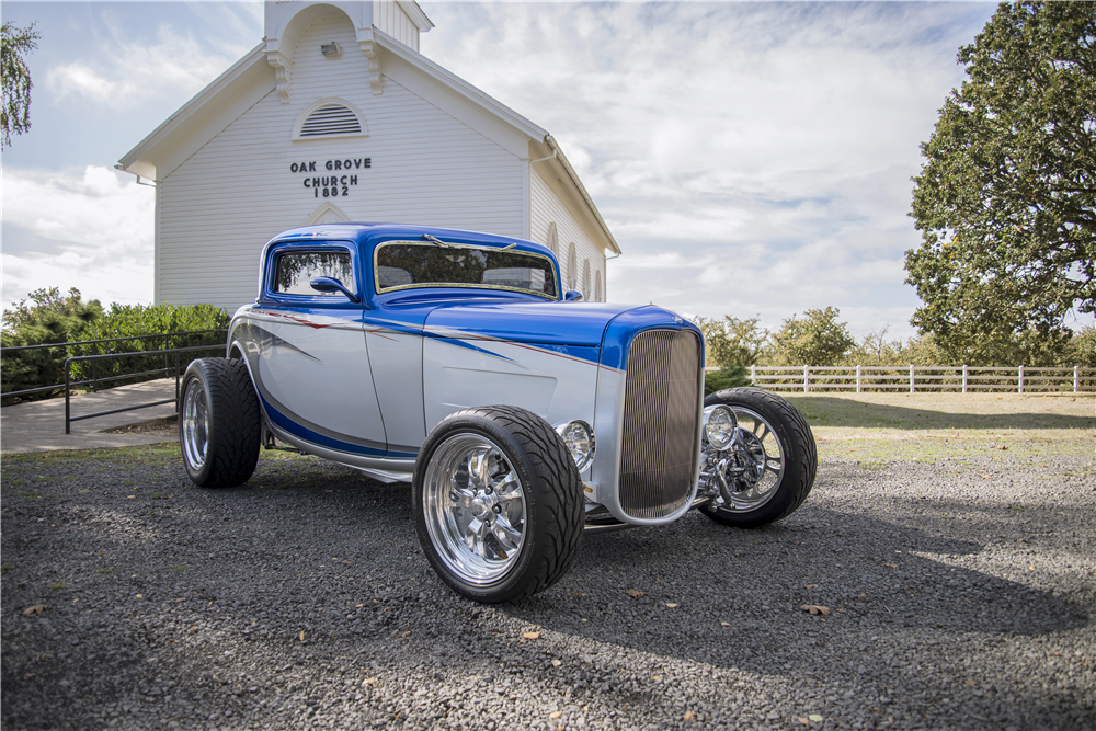 1932 FORD 3-WINDOW CUSTOM COUPE