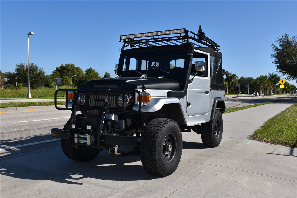 1977 TOYOTA LAND CRUISER FJ-40 CUSTOM SUV