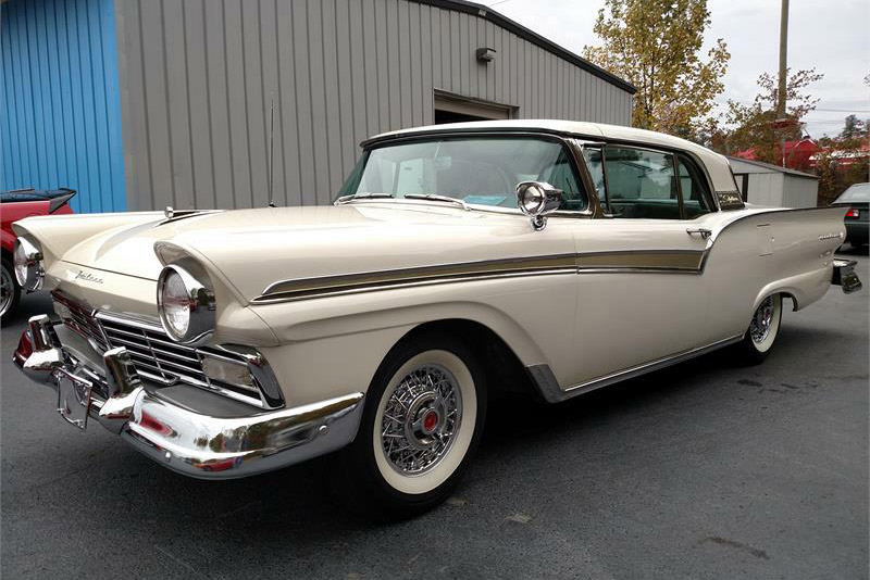 1957 FORD SKYLINER RETRACTABLE HARDTOP