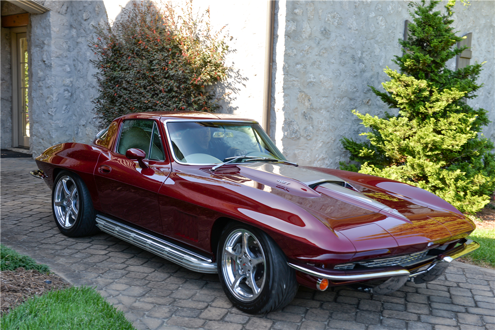 1967 CHEVROLET CORVETTE CUSTOM COUPE