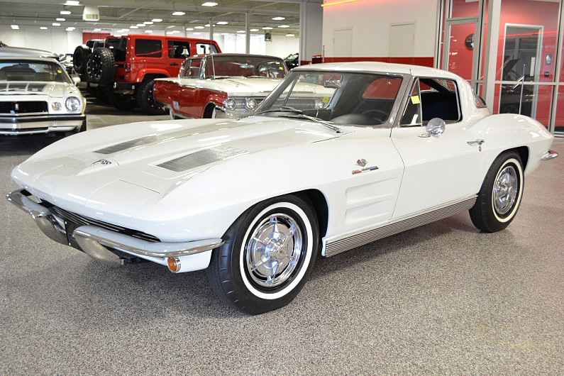 1963 CHEVROLET CORVETTE SPLIT-WINDOW