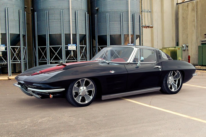 1963 CHEVROLET CORVETTE CUSTOM COUPE