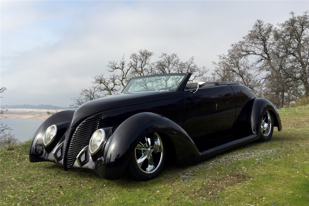 1939 FORD CUSTOM CABRIOLET