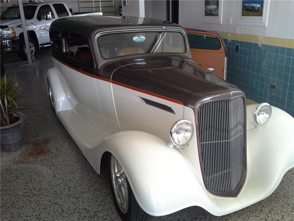 1933 CHEVROLET MASTER CUSTOM 2 DOOR SEDAN