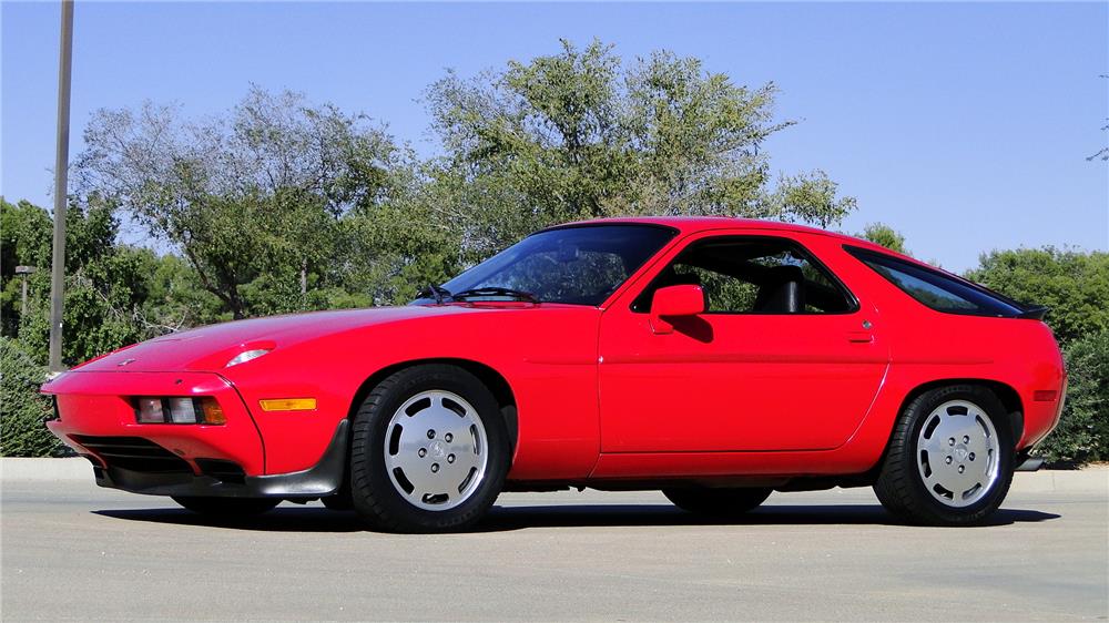 1985 PORSCHE 928