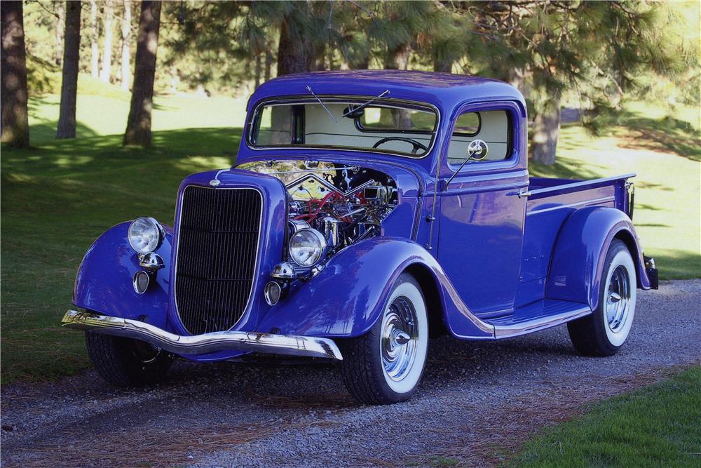 1935 FORD CUSTOM PICKUP