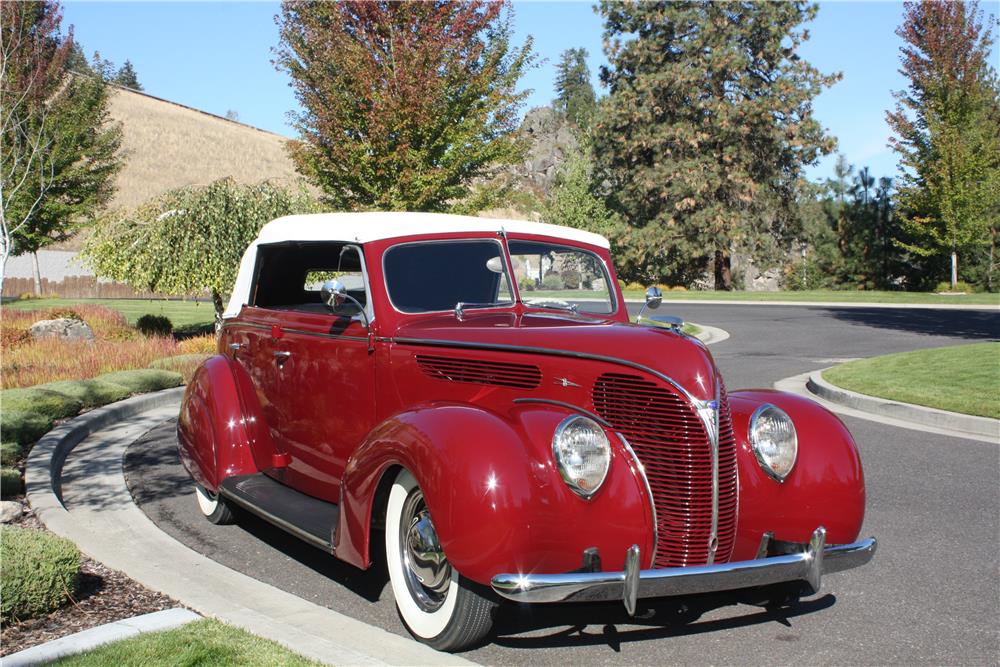 1938 FORD DELUXE CUSTOM CONVERTIBLE SEDAN