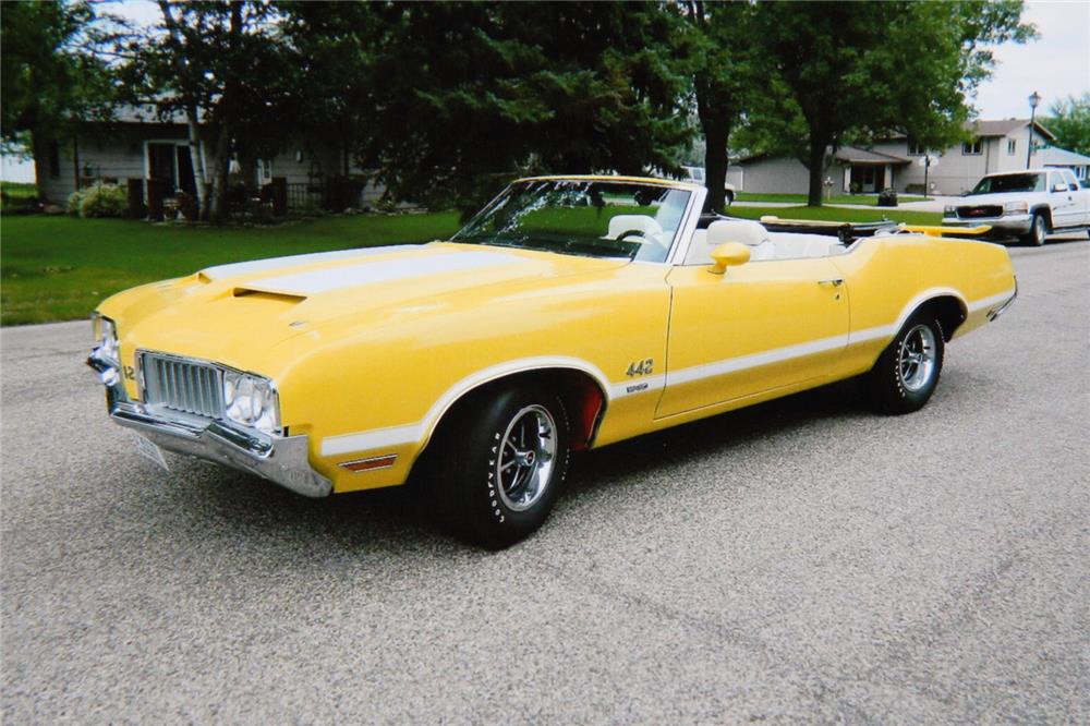 1970 OLDSMOBILE CUTLASS SUPREME CONVERTIBLE