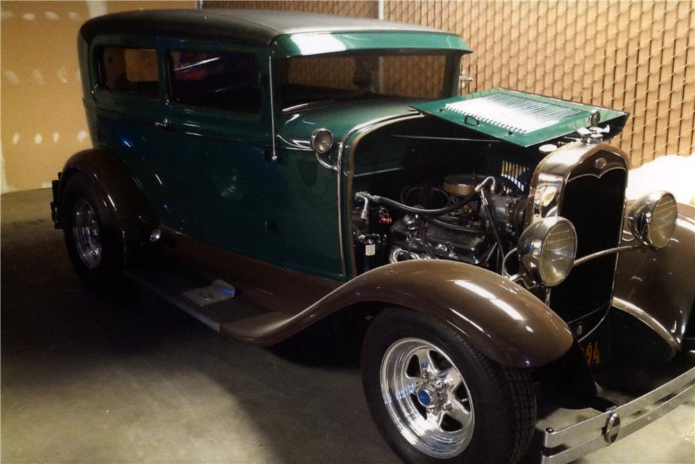 1931 FORD CUSTOM 2 DOOR SEDAN