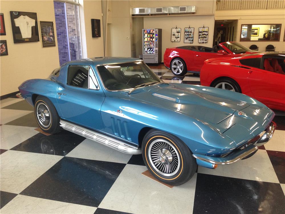 1966 CHEVROLET CORVETTE