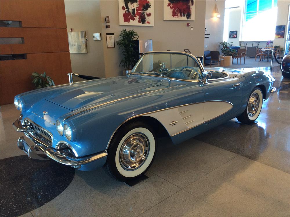 1961 CHEVROLET CORVETTE CONVERTIBLE