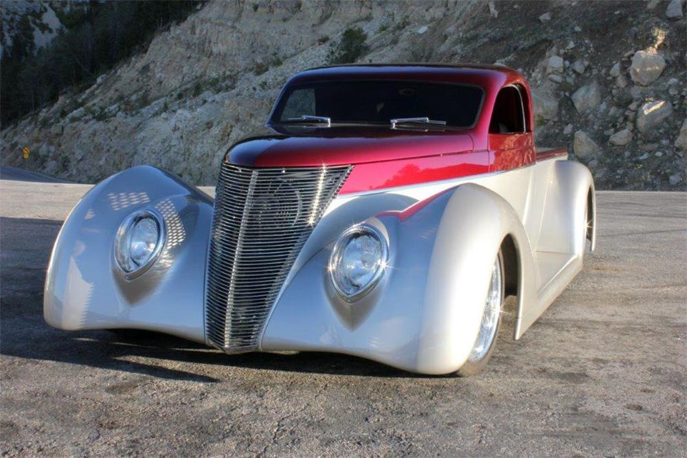 1937 FORD CUSTOM PICKUP