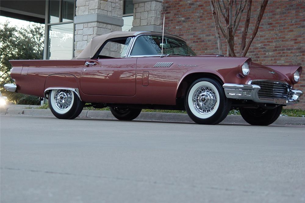 1957 FORD THUNDERBIRD 