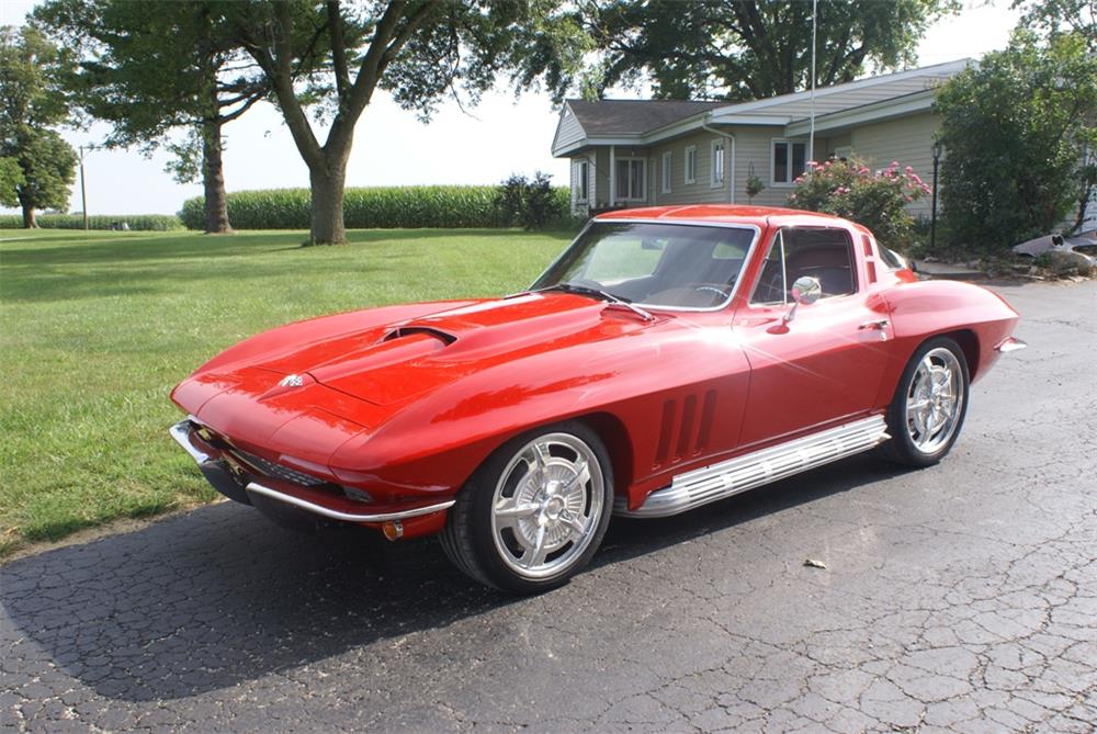 1966 CHEVROLET CORVETTE CUSTOM