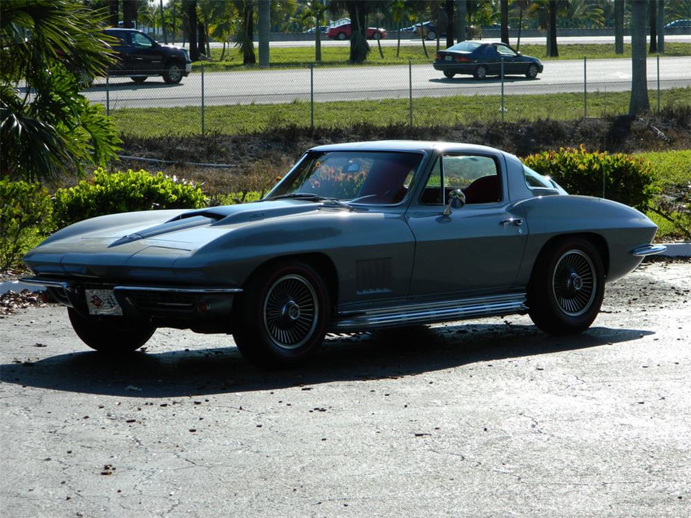 1967 CHEVROLET CORVETTE COUPE