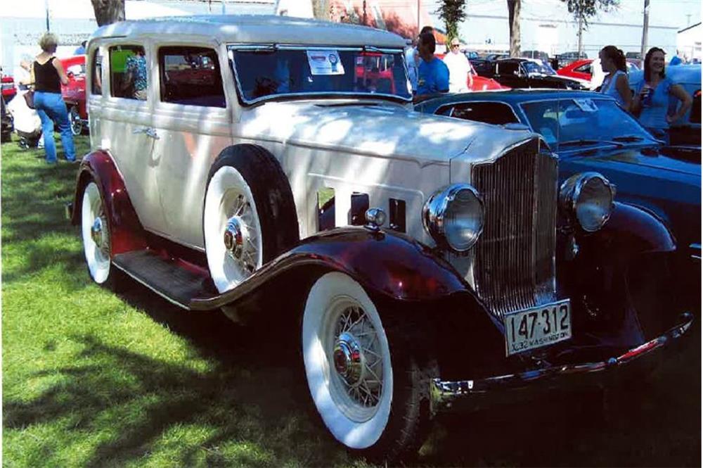 1932 PACKARD CUSTOM 4 DOOR SEDAN