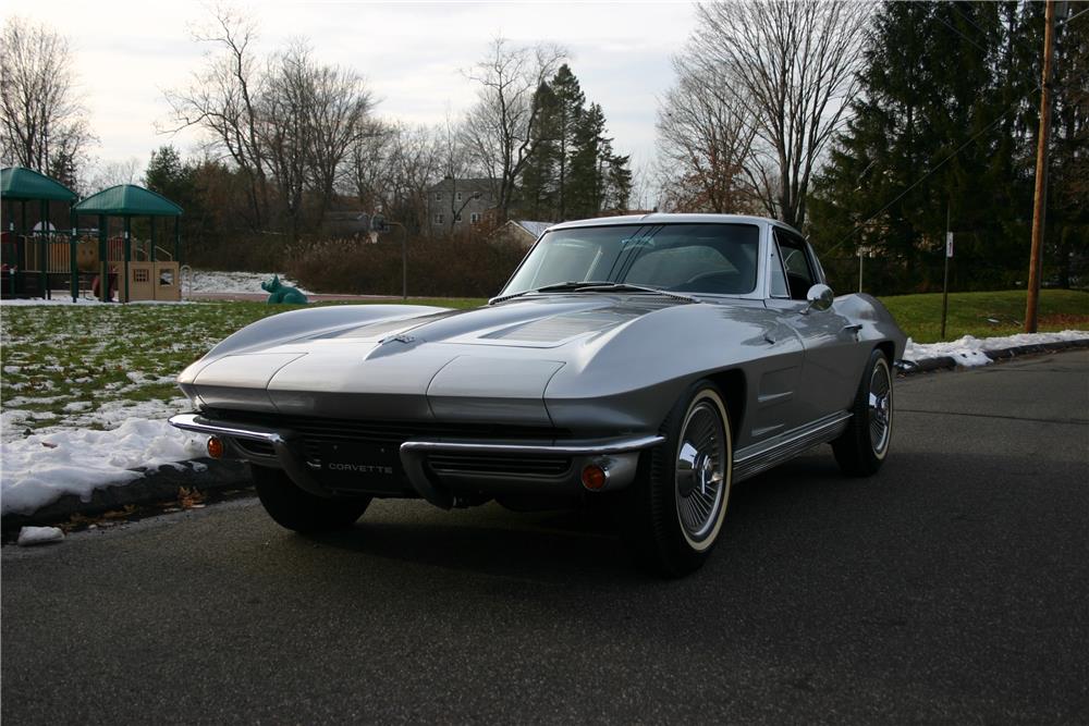 1963 CHEVROLET CORVETTE SPLIT-WINDOW