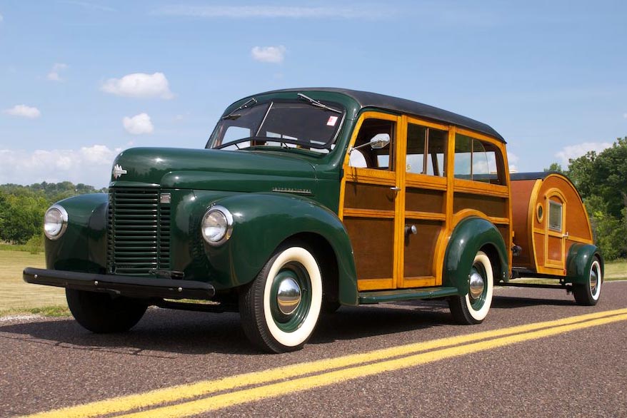 1946 INTERNATIONAL HARVESTER WOODY WAGON