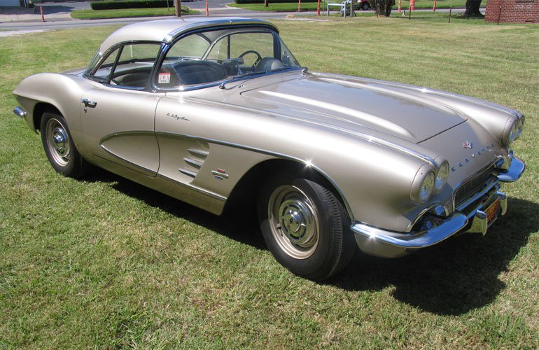 1961 CHEVROLET CORVETTE CONVERTIBLE 