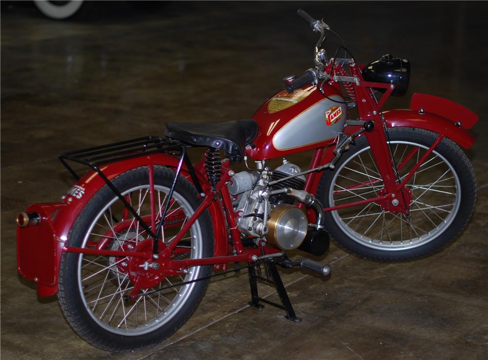 1946 JAMES ML MOTORCYCLE