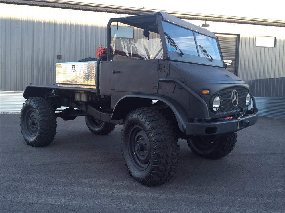 1966 MERCEDES-BENZ UNIMOG PICKUP