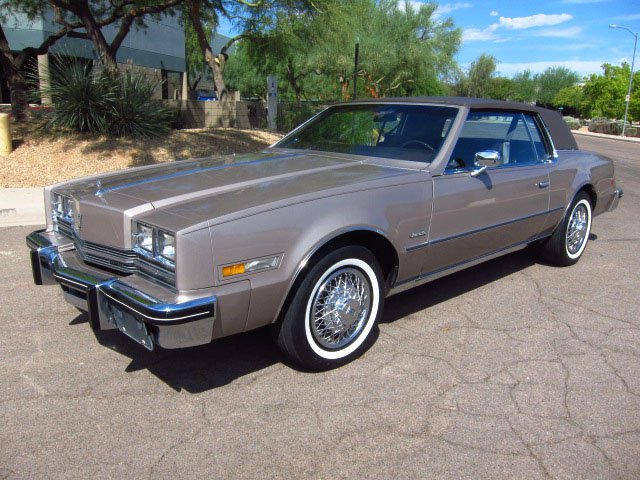 1984 OLDSMOBILE TORONADO 2 DOOR HARDTOP