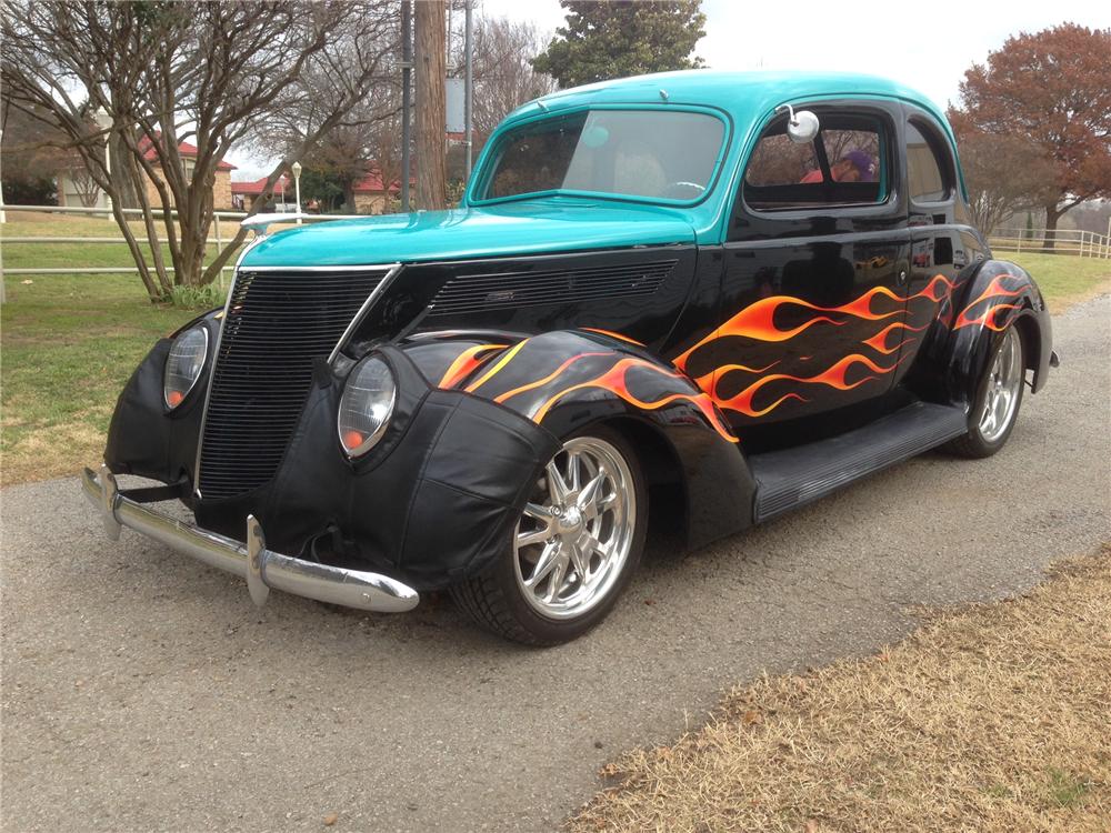 1937 FORD CUSTOM 2 DOOR COUPE