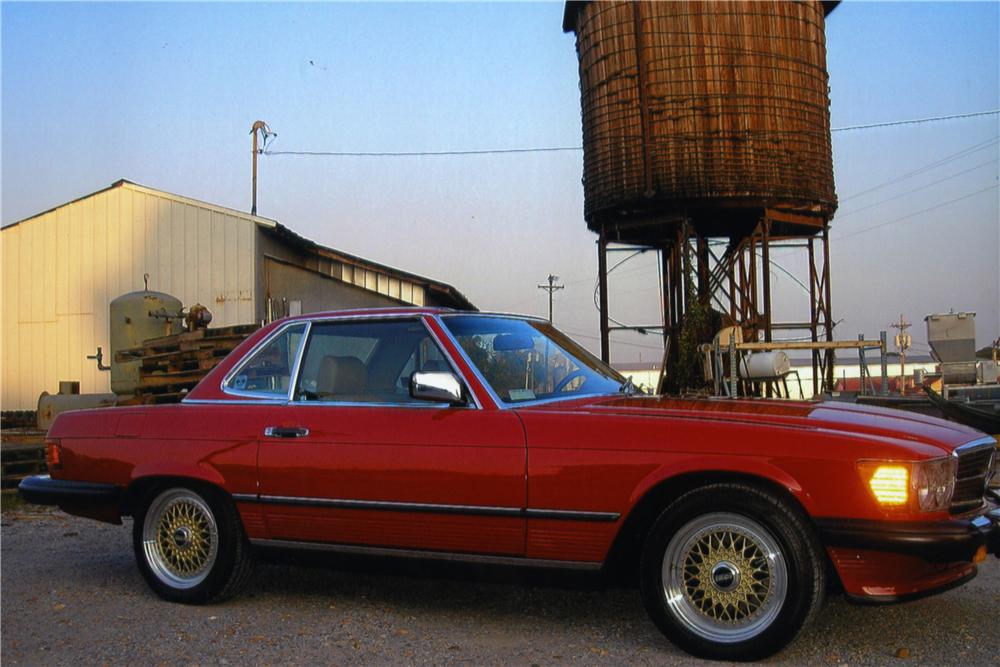 1986 MERCEDES-BENZ 560SL CONVERTIBLE