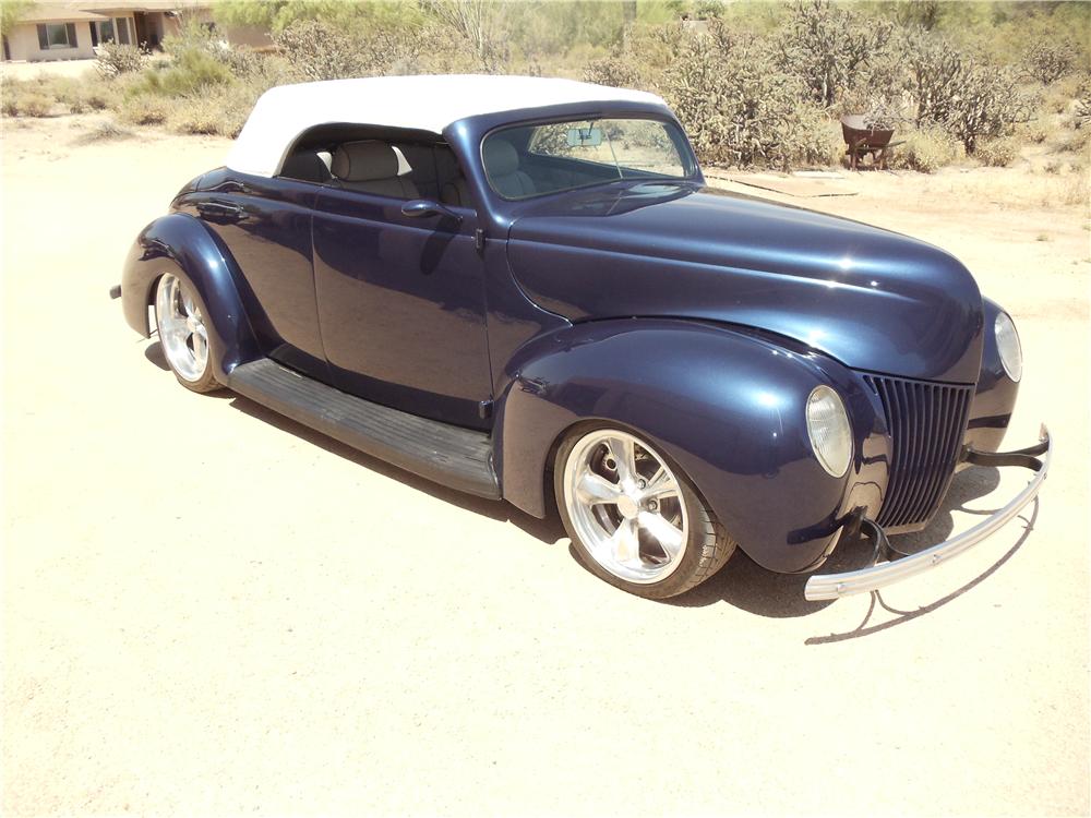 1939 FORD CUSTOM CONVERTIBLE