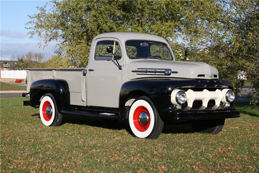 1952 FORD F-2 PICKUP