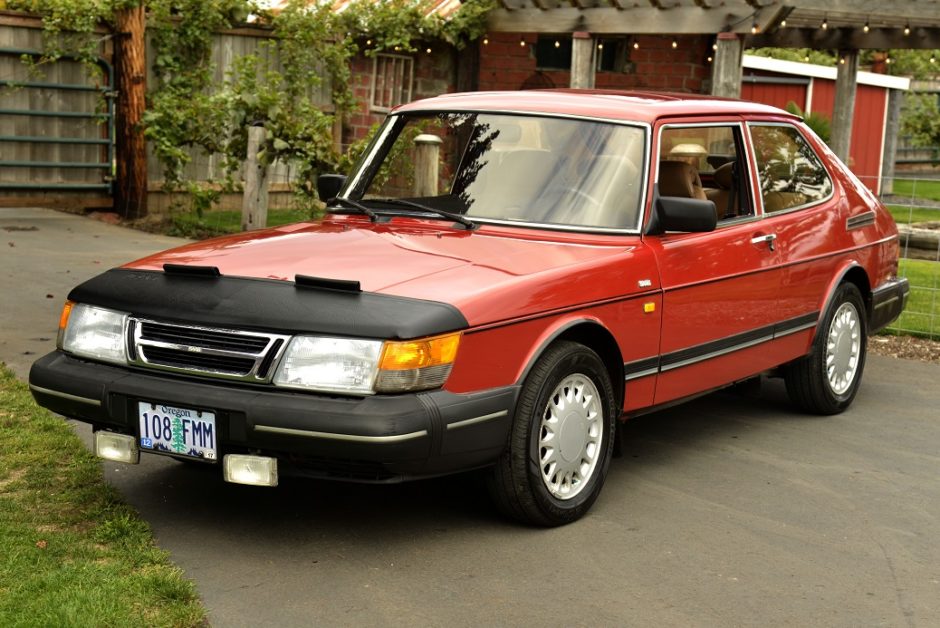 No Reserve: 1990 Saab 900S 5-Speed