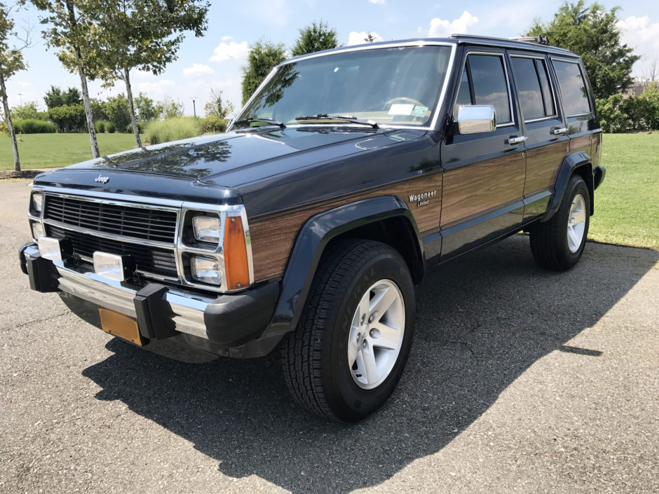 No Reserve: 1987 Jeep Wagoneer Limited