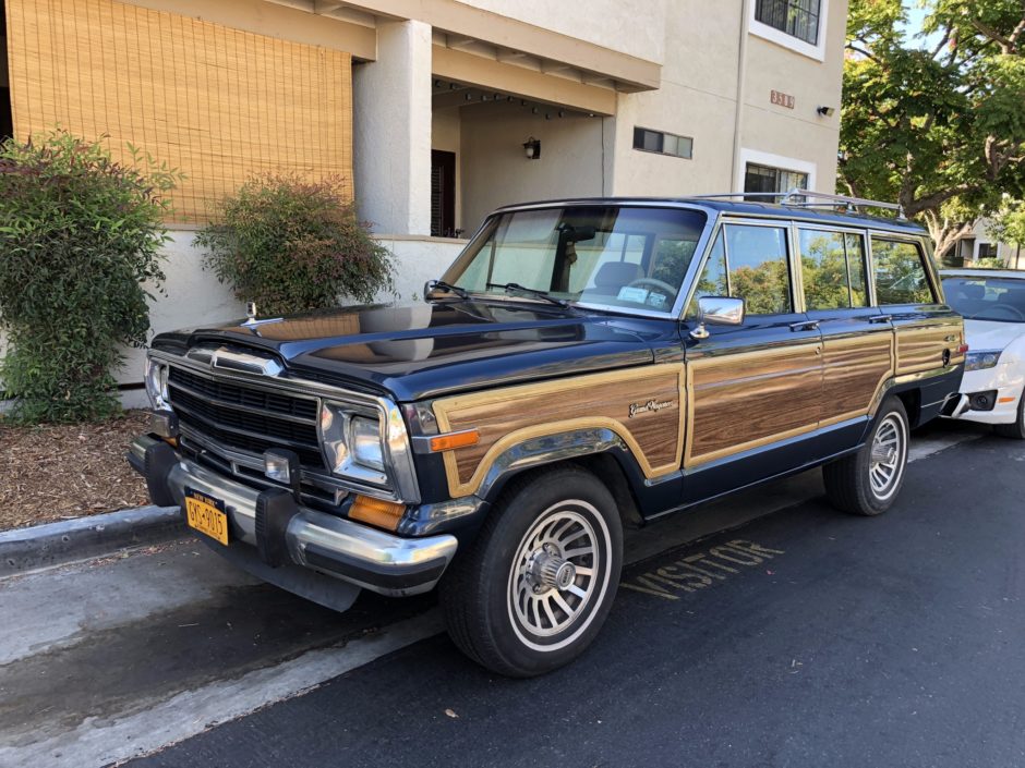 No Reserve: 1990 Jeep Grand Wagoneer