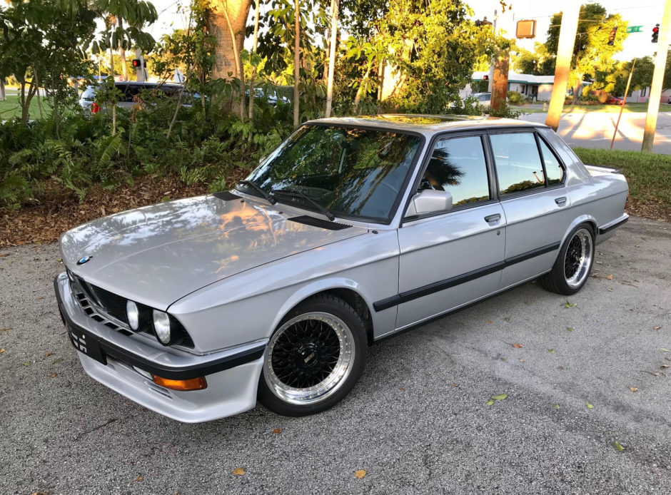 Euro 1983 BMW 525i 5-Speed