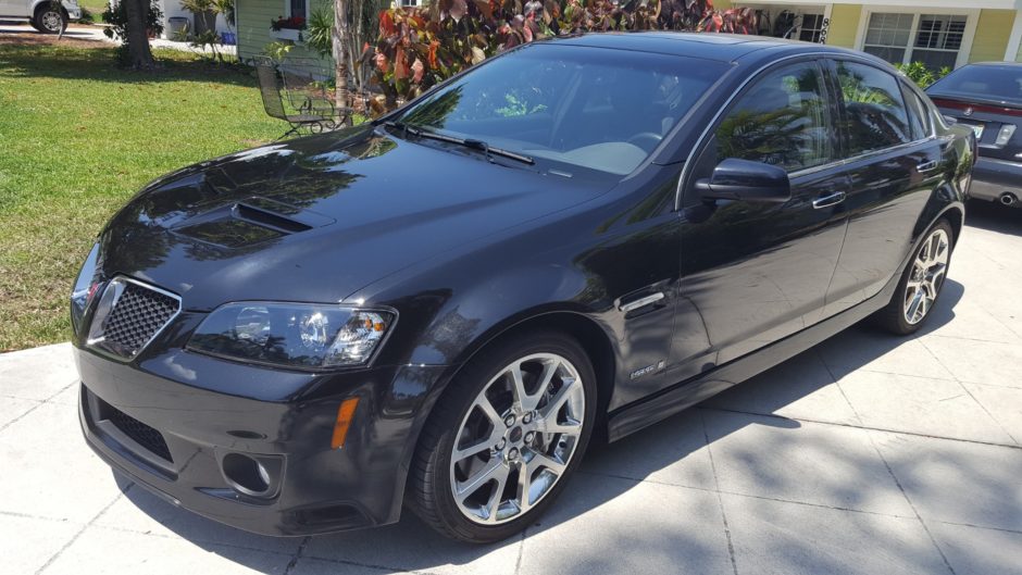 11K-Mile 2009 Pontiac G8 GXP 6-Speed