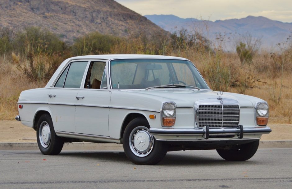 1972 Mercedes-Benz 220D 4-Speed