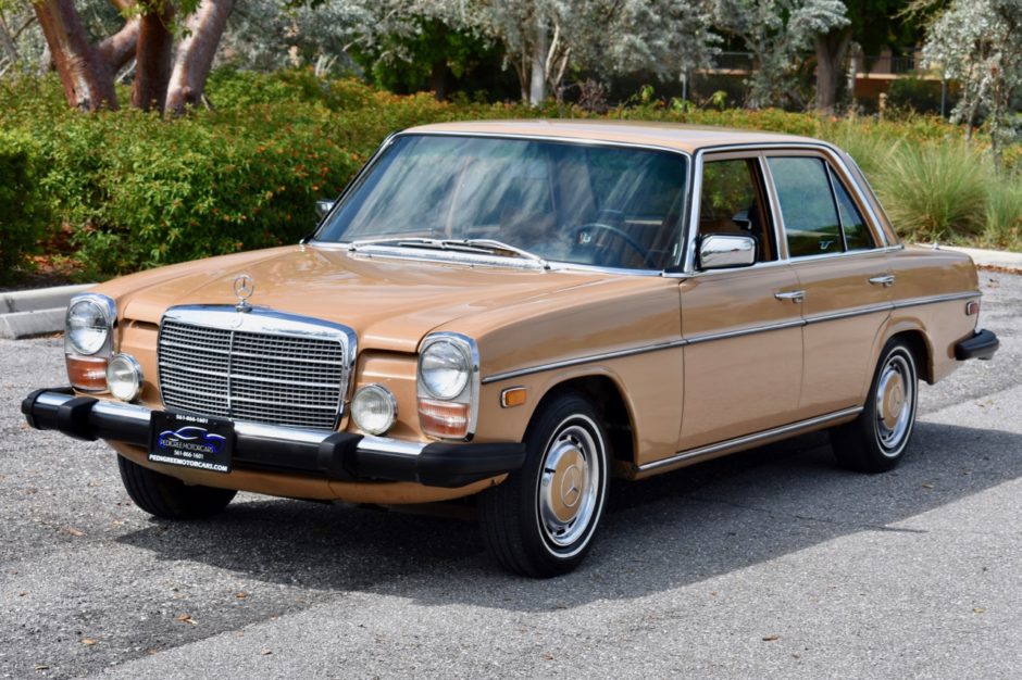 1975 Mercedes-Benz 300D