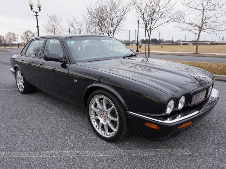 2002 Jaguar XJR 100