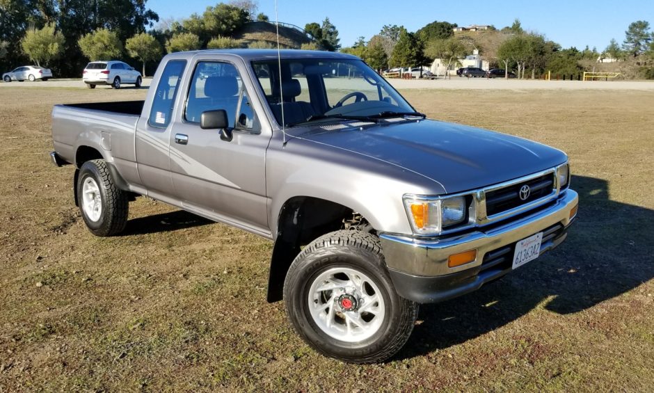 1993 Toyota 4×4 Xtracab Pickup 5-Speed