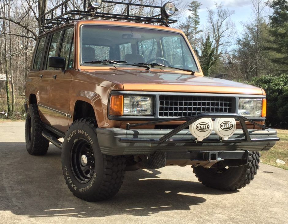 Modified 1988 Isuzu Trooper