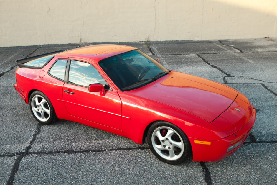 Modified 1986 Porsche 944 Turbo