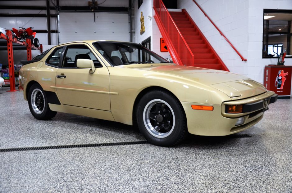 1984 Porsche 944