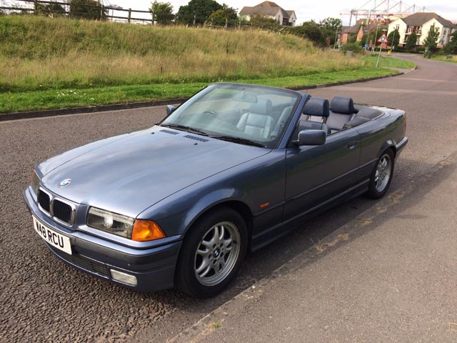2000 BMW 323i  Convertible